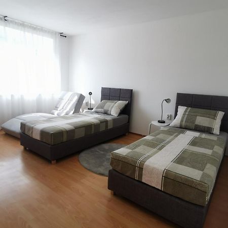 Apartment Tonio - Right On The Main Square Gospić 外观 照片