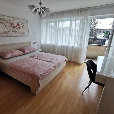 Apartment Tonio - Right On The Main Square Gospić 外观 照片