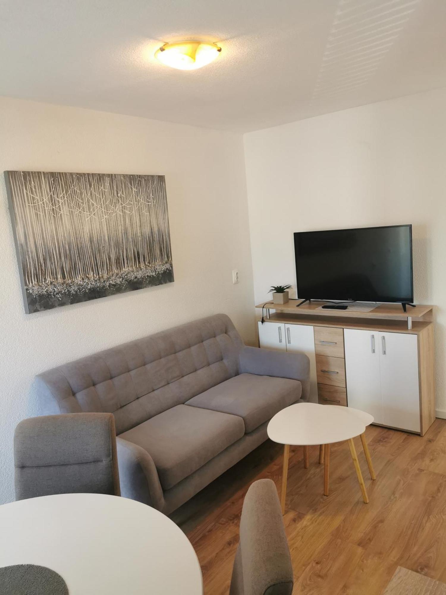 Apartment Tonio - Right On The Main Square Gospić 外观 照片