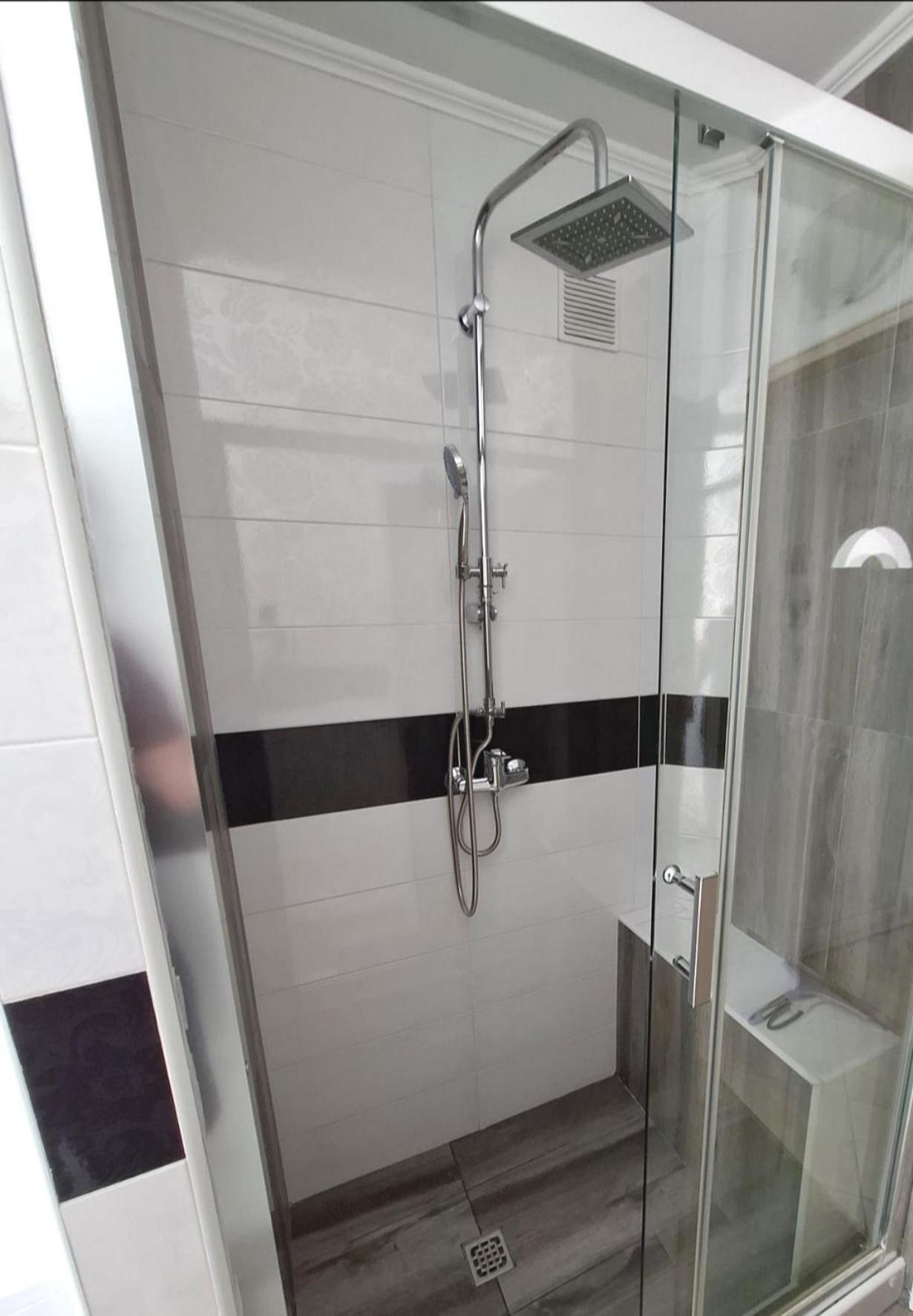 Apartment Tonio - Right On The Main Square Gospić 外观 照片