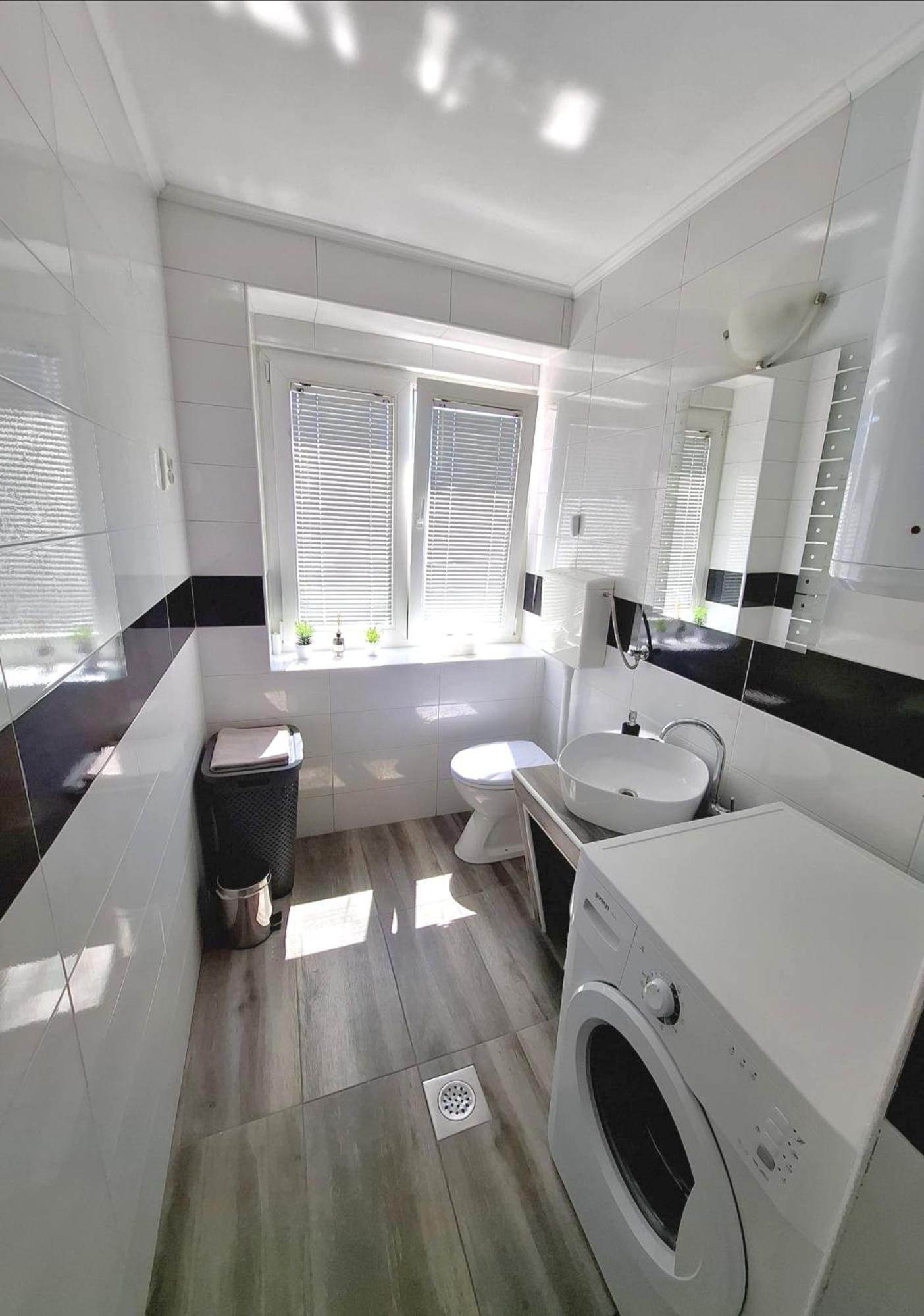 Apartment Tonio - Right On The Main Square Gospić 外观 照片